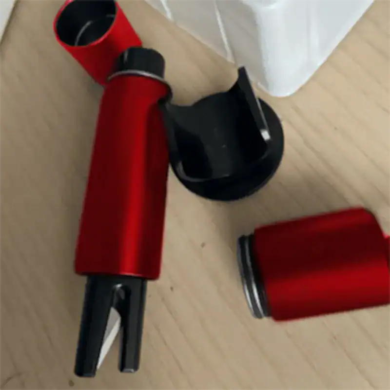 Mère avec Safekey accroché à ses clés — toujours avec elle